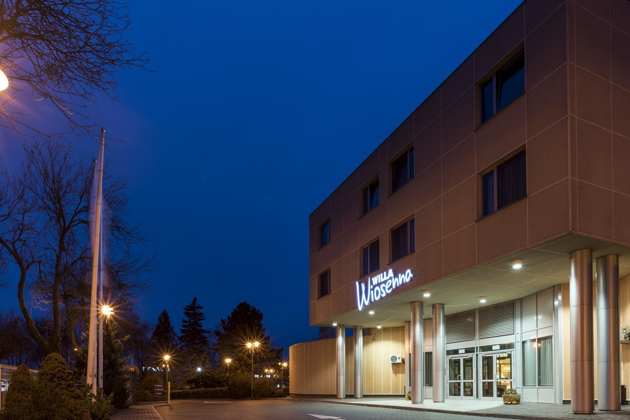 Willa Wiosenna Hotel Ozarow Mazowiecki Buitenkant foto