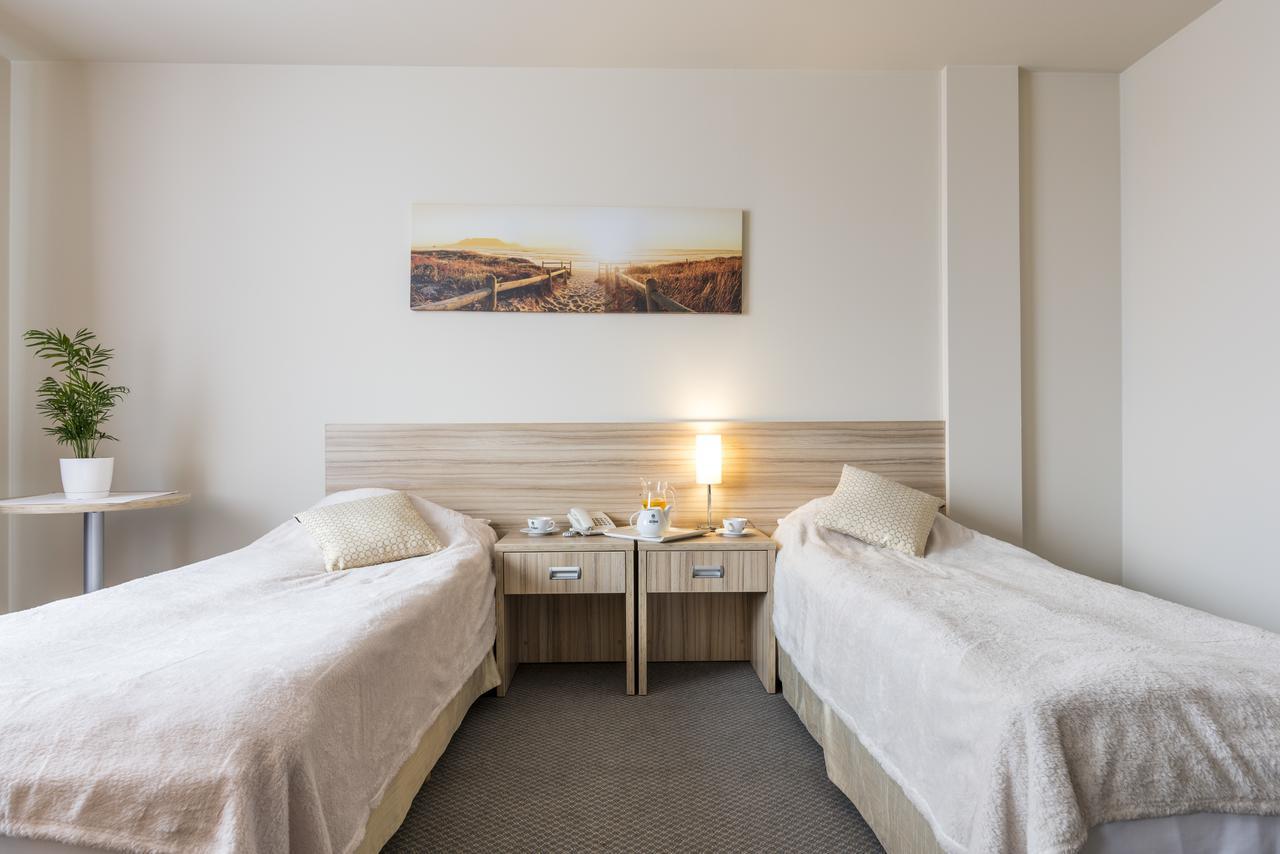 Willa Wiosenna Hotel Ozarow Mazowiecki Buitenkant foto