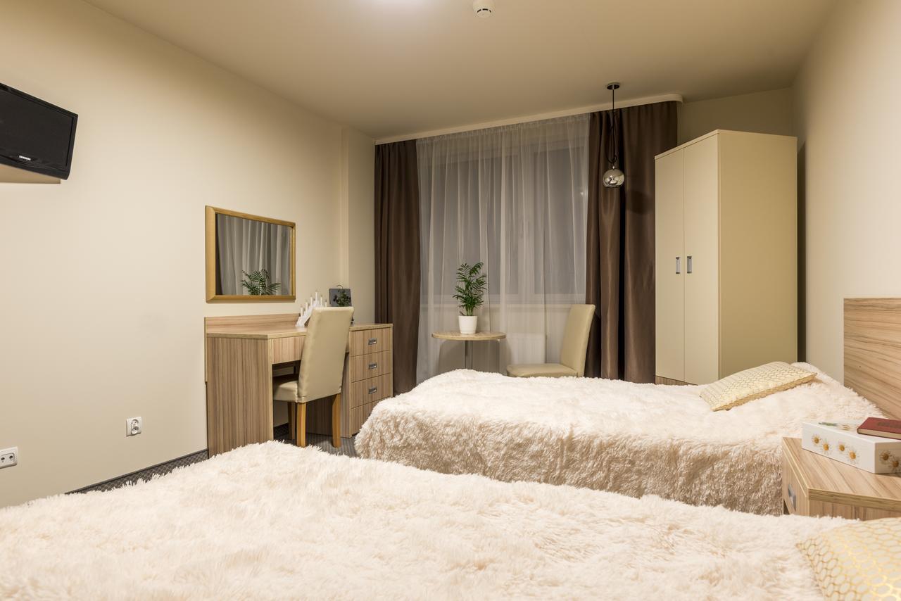 Willa Wiosenna Hotel Ozarow Mazowiecki Buitenkant foto