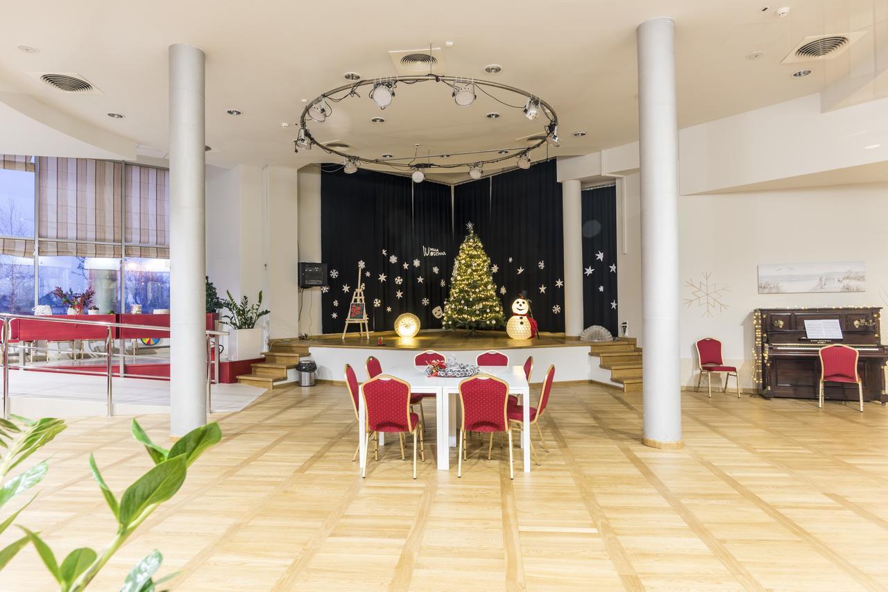 Willa Wiosenna Hotel Ozarow Mazowiecki Buitenkant foto