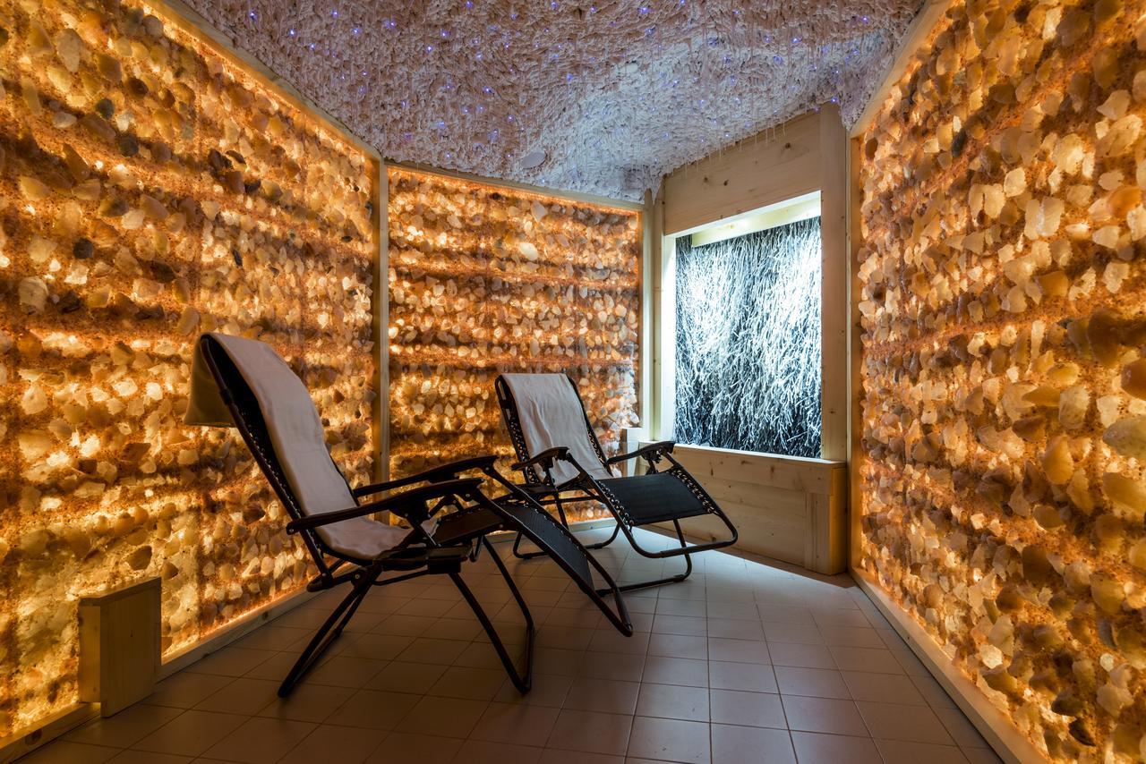 Willa Wiosenna Hotel Ozarow Mazowiecki Buitenkant foto